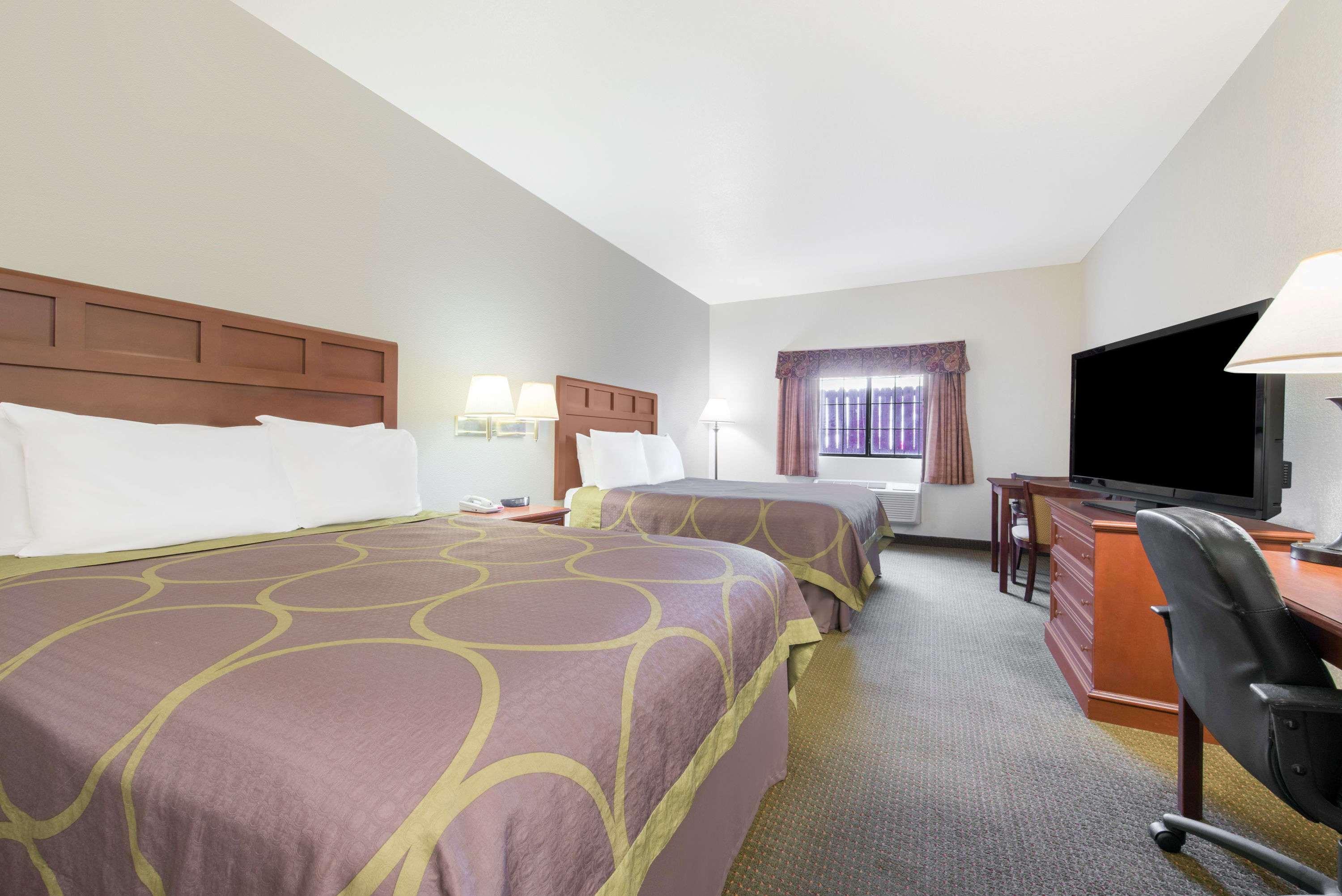 Hotel Super 8 By Wyndham South 2*
